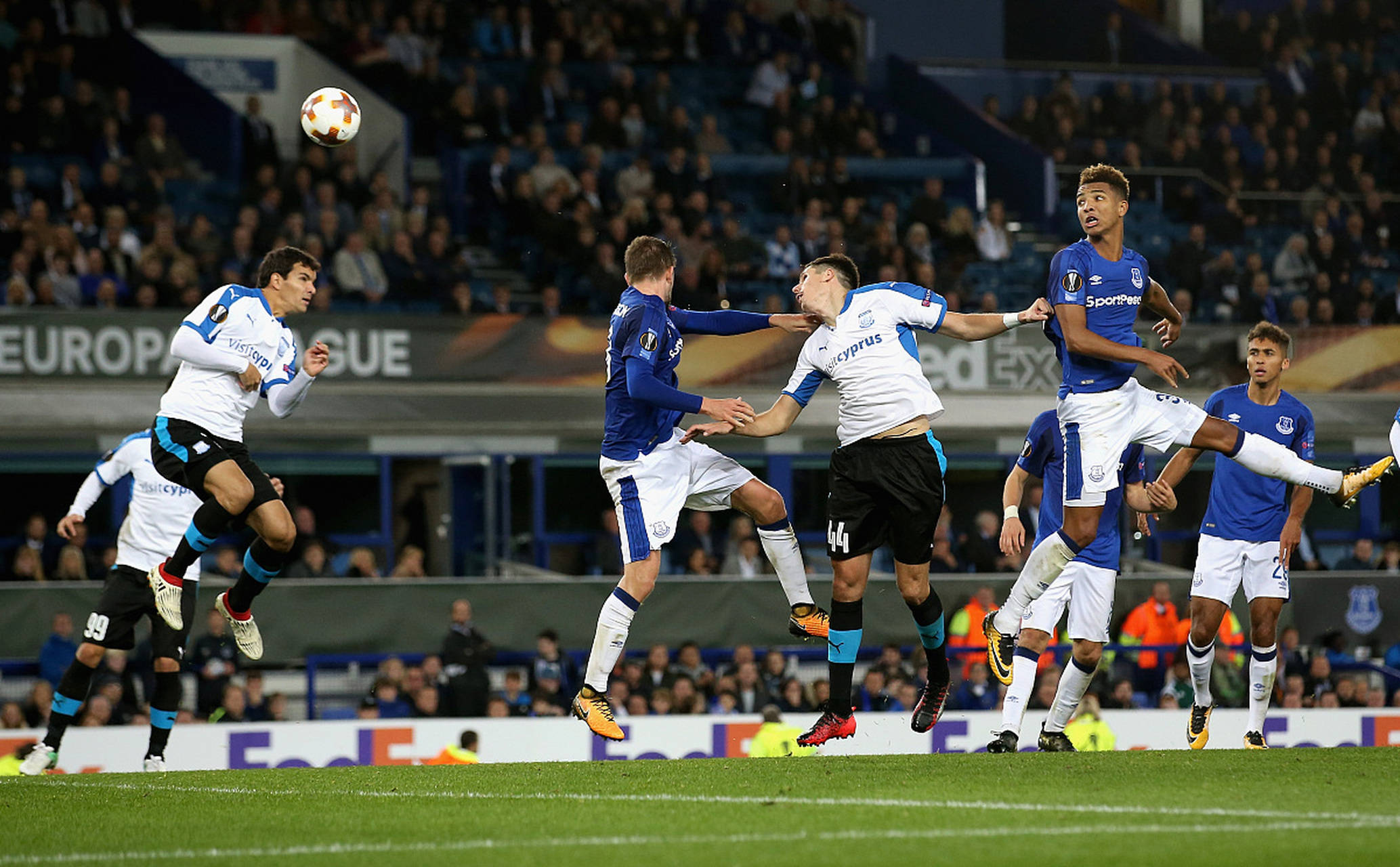 爱游戏体育切尔西关键一役惨遭绝杀，球迷难掩失望，那个一次国家.