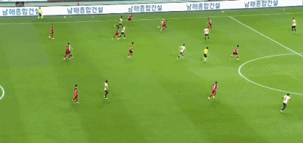 爱游戏体育穆古鲁扎重返赛场,大比分获胜首场状态出色,中国队观众沸腾!