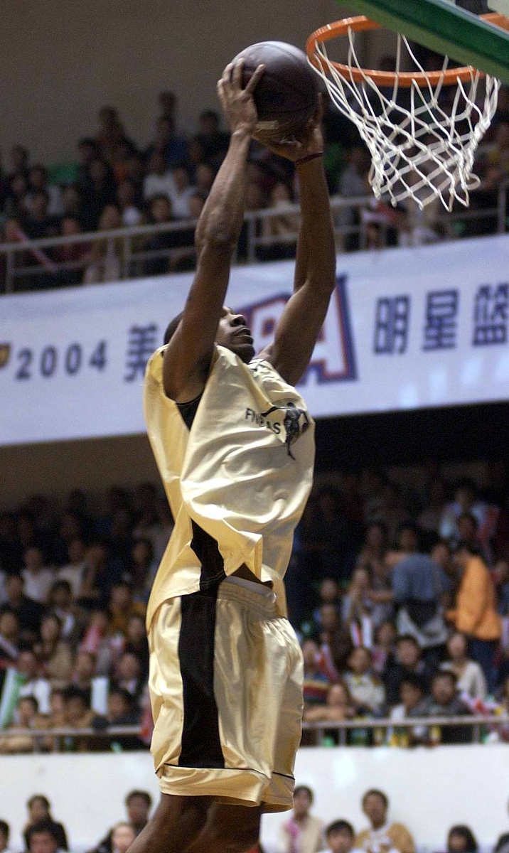 体育游戏蒂姆回归赛场，精彩发挥首场状态亮眼，利物浦观众沸腾！的简单介绍